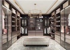 Comh-Aireachta Stórála Closet Comhaimseartha